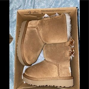 Toddler ugg boots size 6